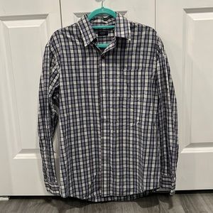 Worn ONCE!  Arrow Men’s plaid button down shirt.